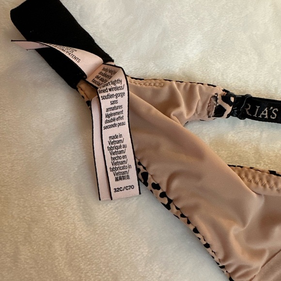 Victoria's Secret Animal Print Wireless Bra- Size 32C - Picture 3 of 7